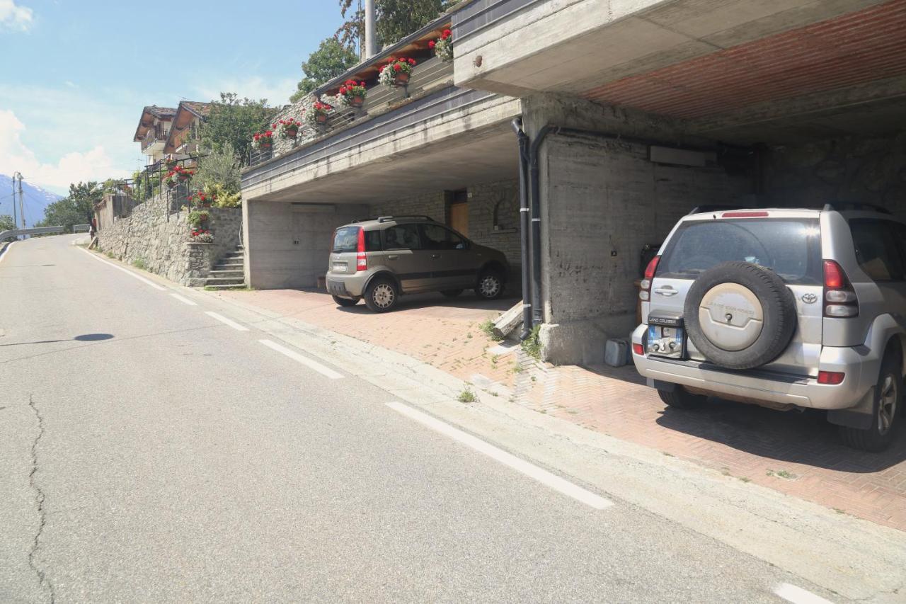 Suite Del Villaggio Sarre Exterior photo
